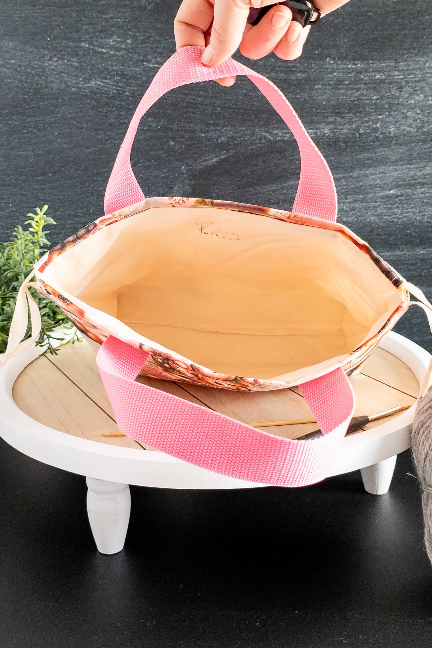 Innenansicht der Field Bag mit Volumenvlies-Futter – weich gepolstert und ideal für Wolle.