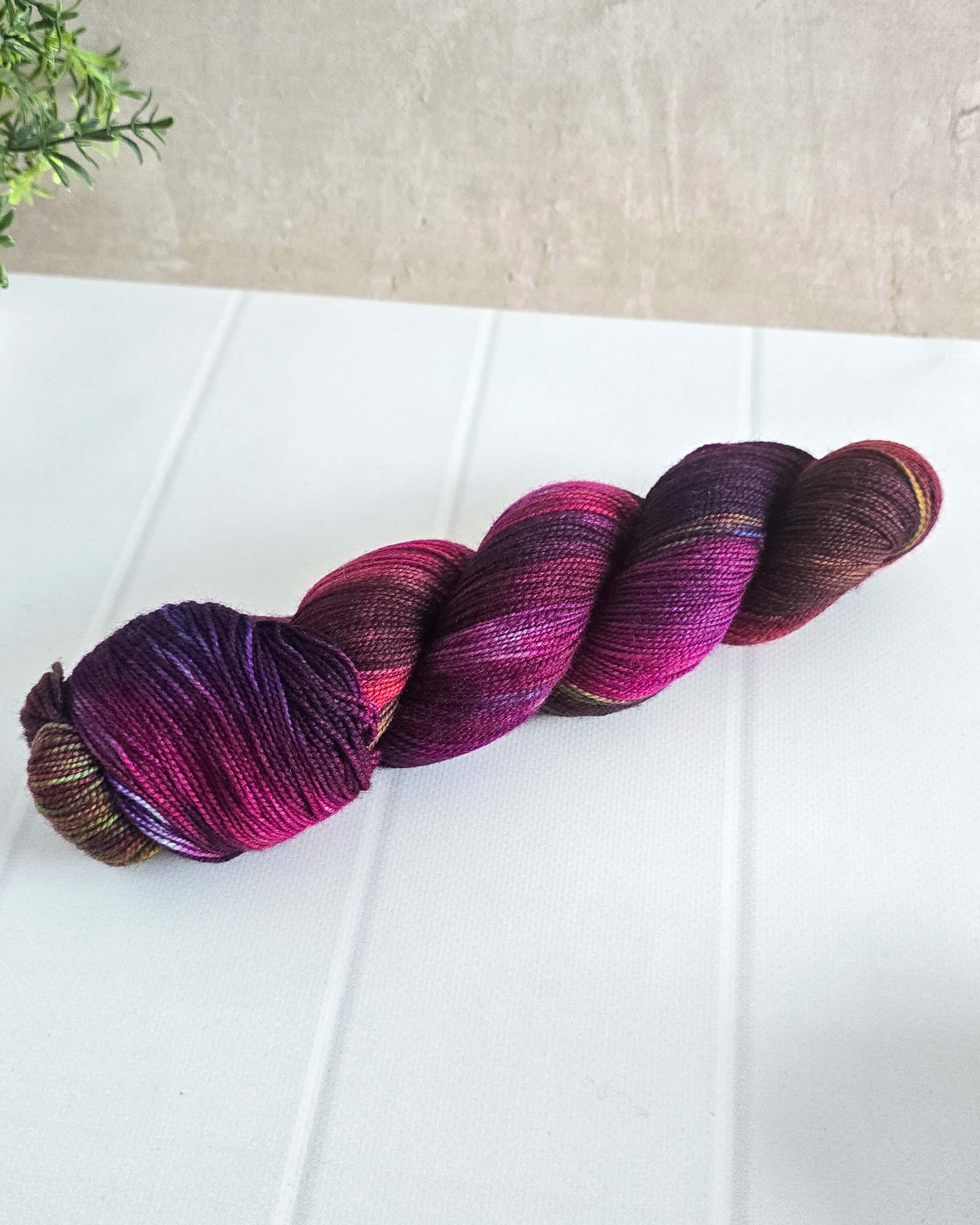 Andromeda - handgefärbte Sockenwolle