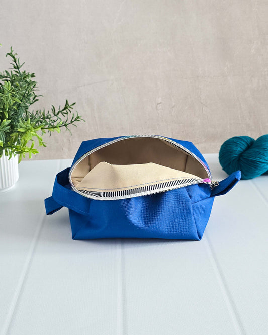 Kosmetiktasche aus Polyester in Blau mit Reißverschluss