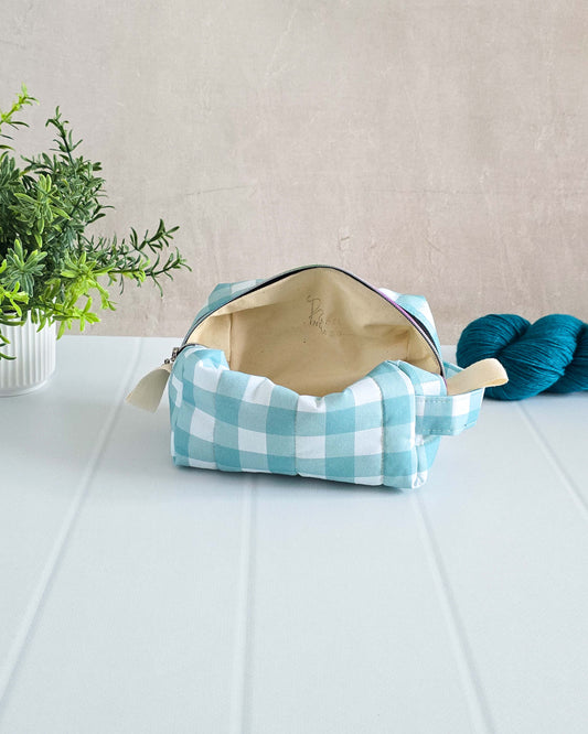 Ella „Minty Checks“ – Kosmetiktasche in Boxy-Form