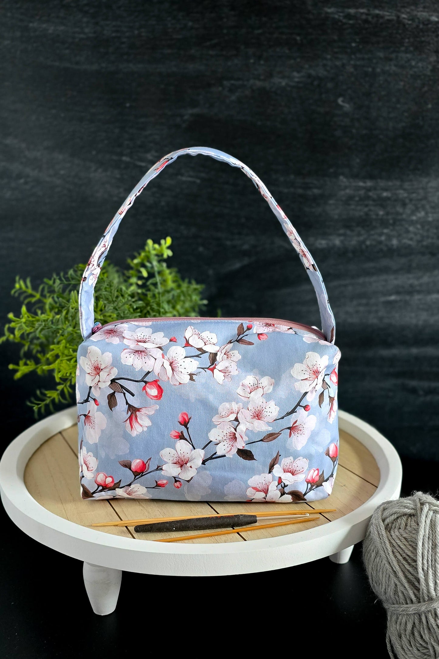 Stricktasche aus Baumwolle mit Reißverschluss und Tragehenkel, ideal für Sockenprojekte