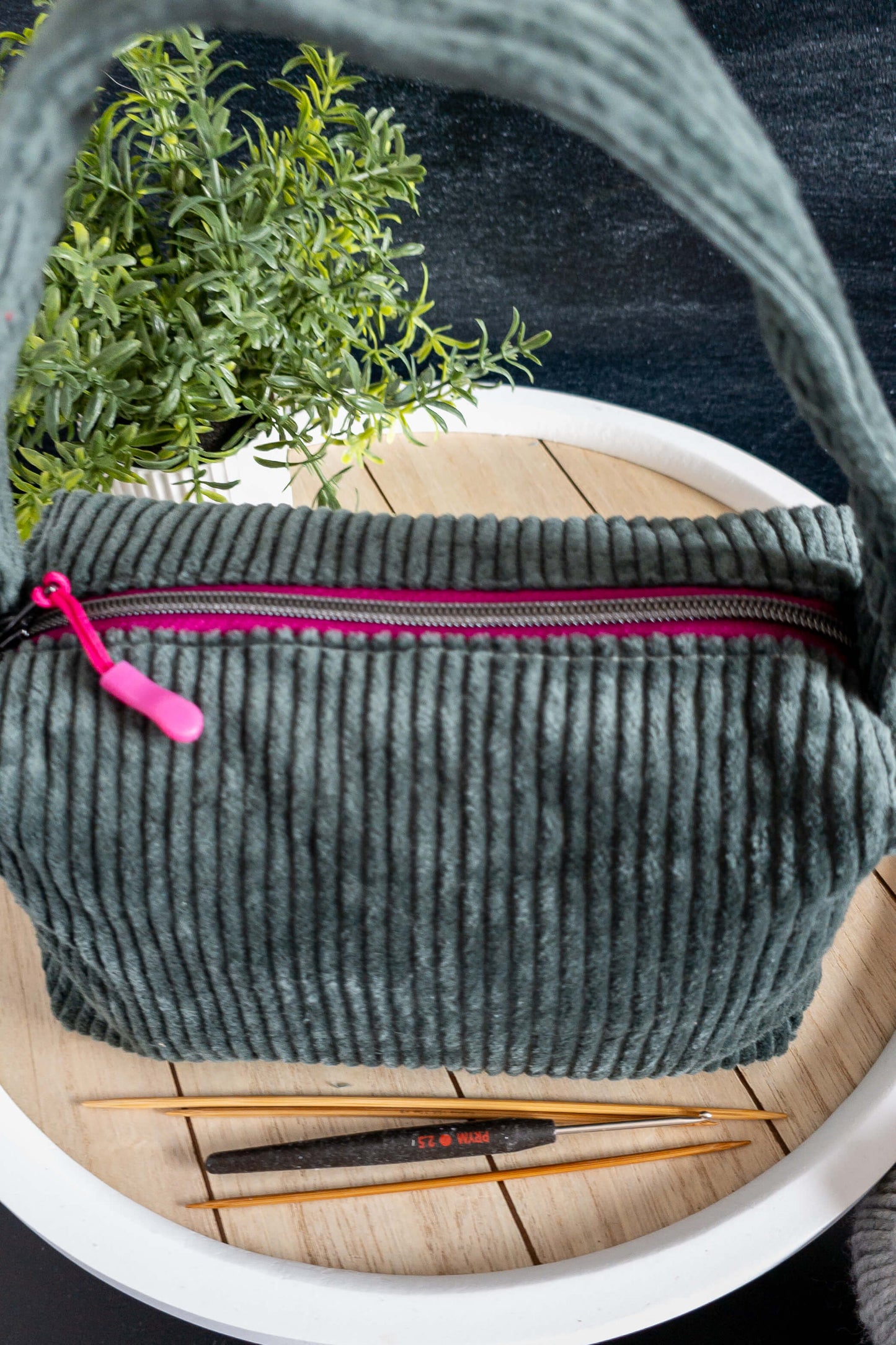 Projektbeutel für Wolle und Nadeln – Friggs Bag „Moosmagie“ in modernem Moosgrün