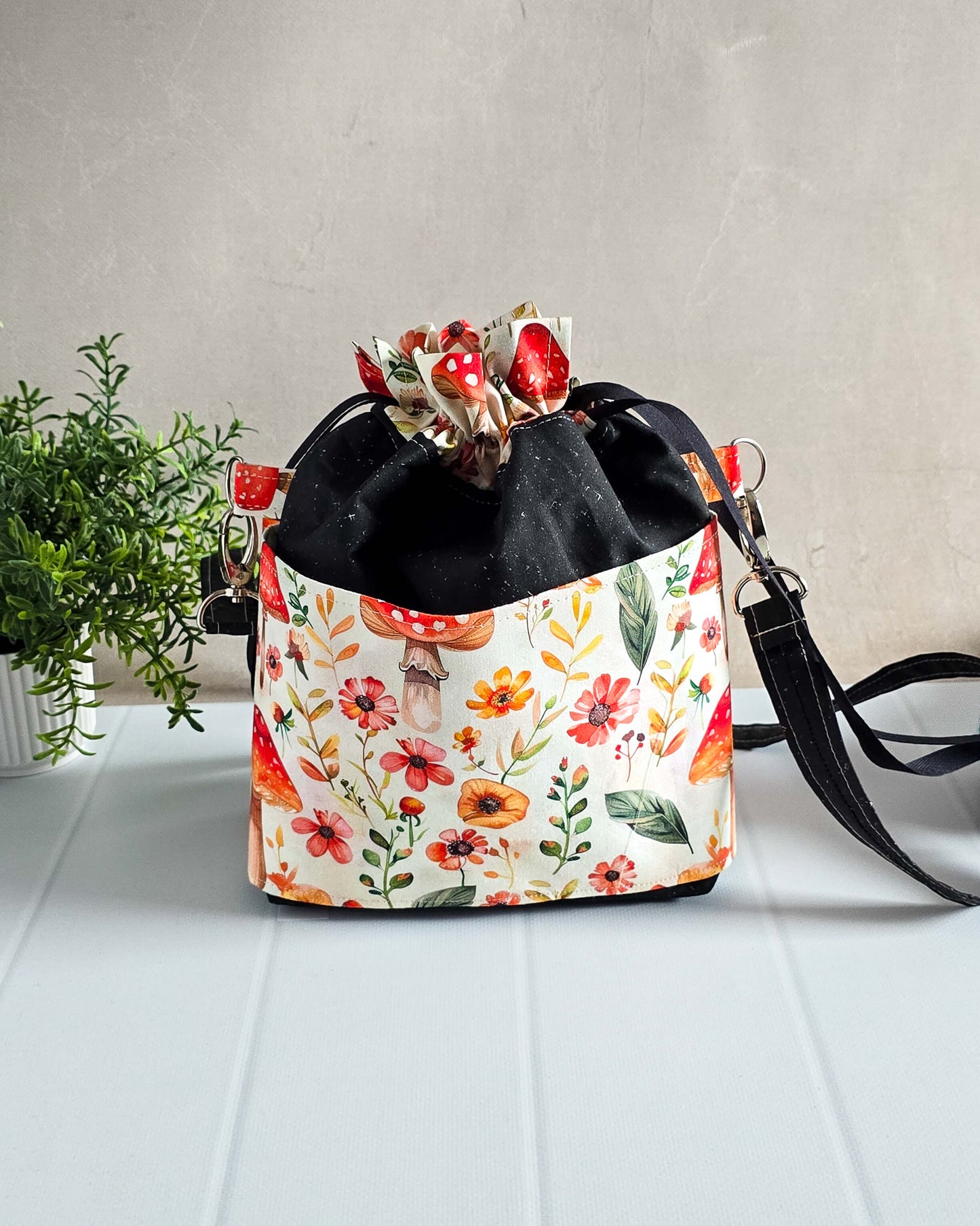 Projekttasche Autumn Forest – Fliegenpilze & Herbstblumen