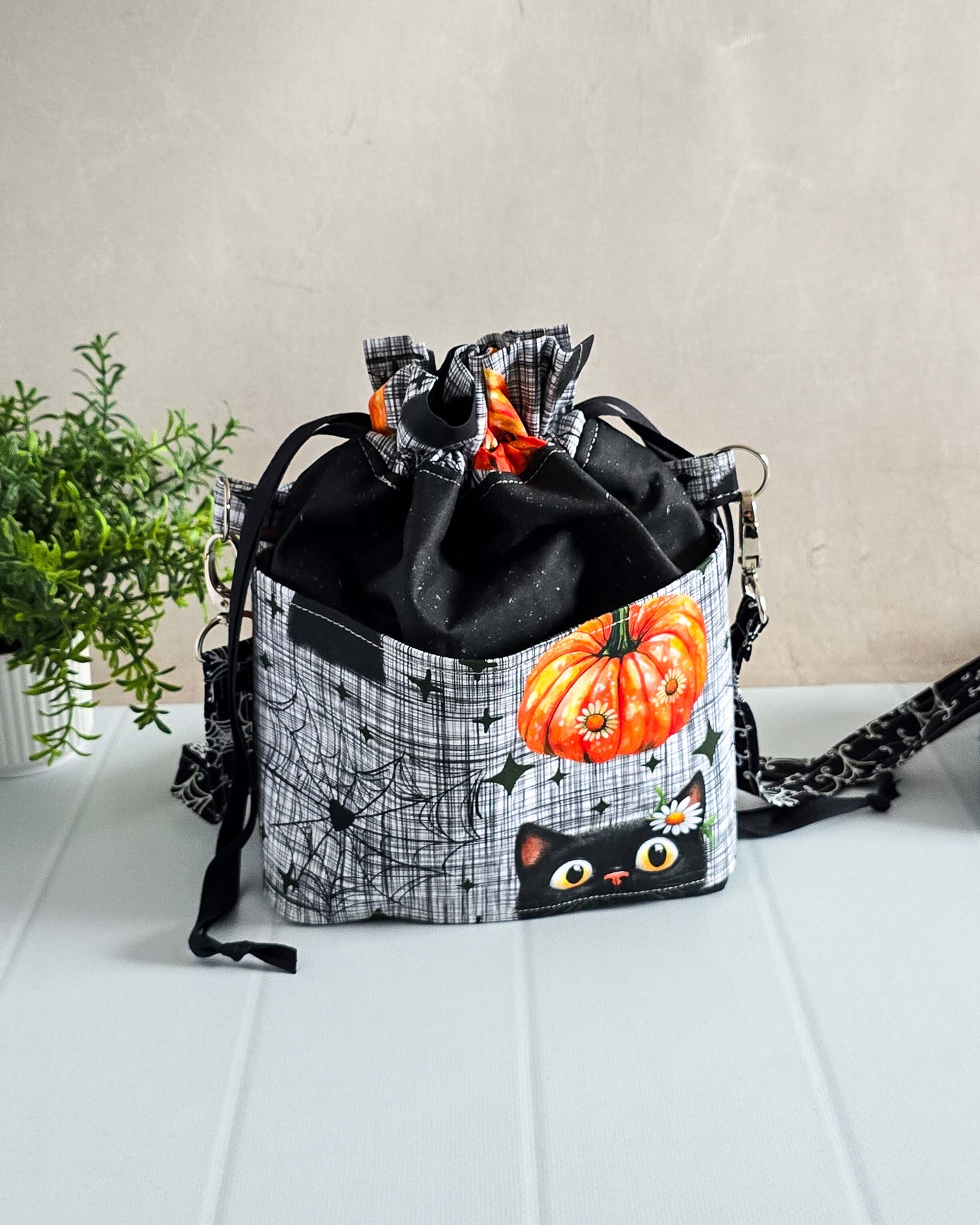 Projekttasche Black Cat & Pumpkin – Katze, Kürbis & Spinnennetz