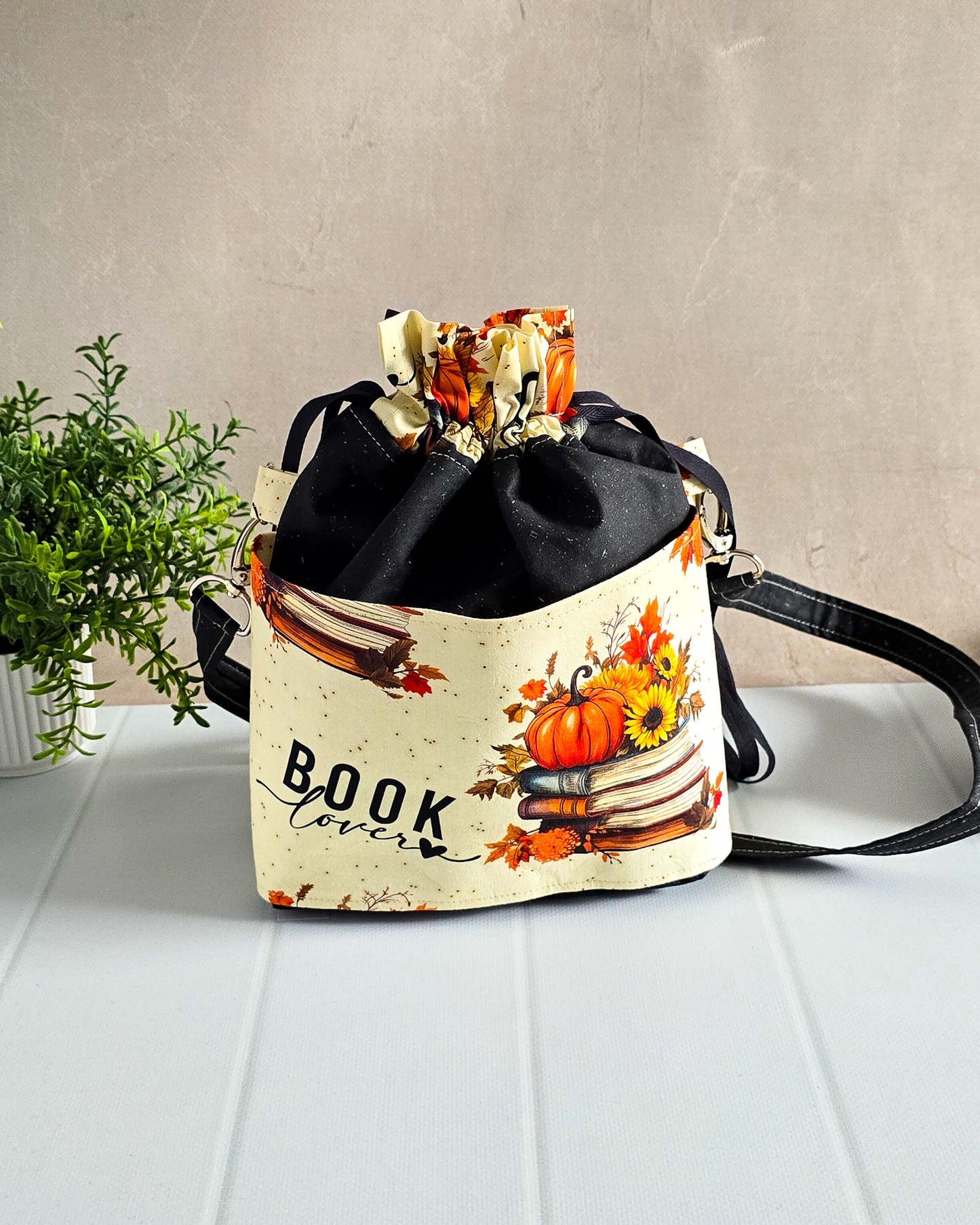 Projekttasche Book Lover – Bücher, Kürbisse & Sonnenblumen