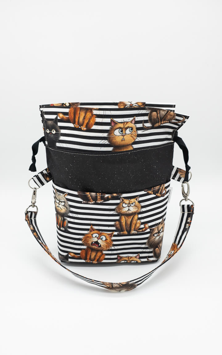 Seitenansicht der Huldra Bag mit verstellbarem Trageriemen und praktischem Design