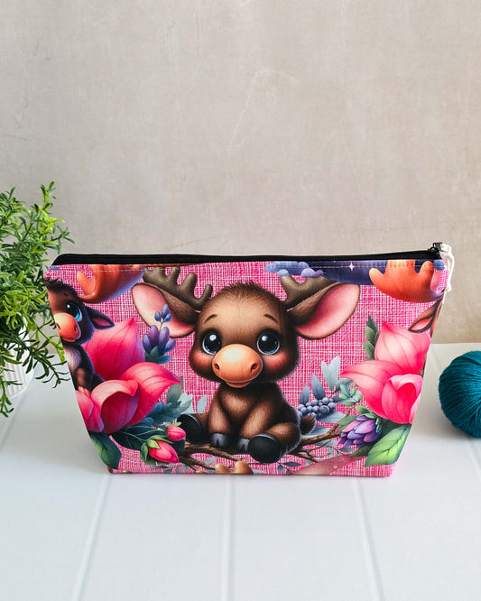 Knit’n Keep Projekttasche Moonlight Moose mit Elchmotiv und Blumen, handgenäht in Bayern von Nadelmikado