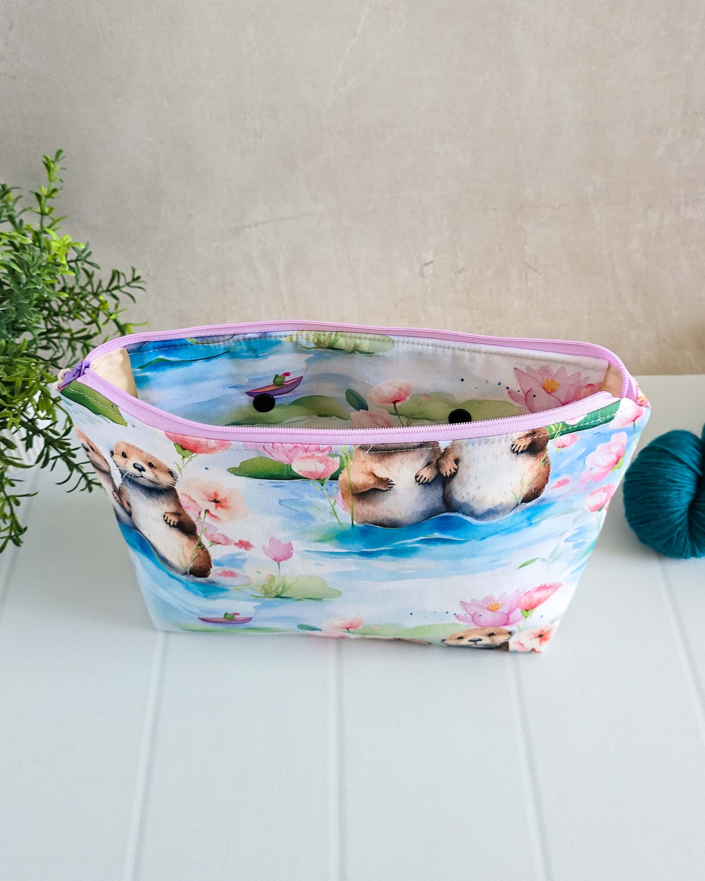 Handgenähte Projekttasche mit Otter-Motiv und Reißverschluss