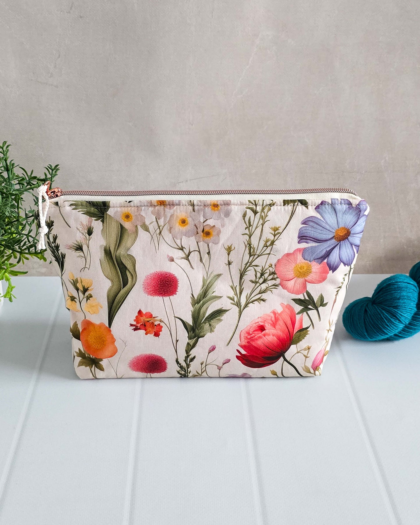 Projekttasche mit Wildblumenmotiv
