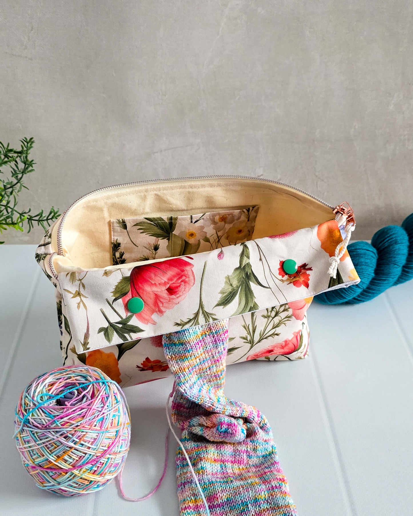 Projekttasche mit Wildblumenmotiv