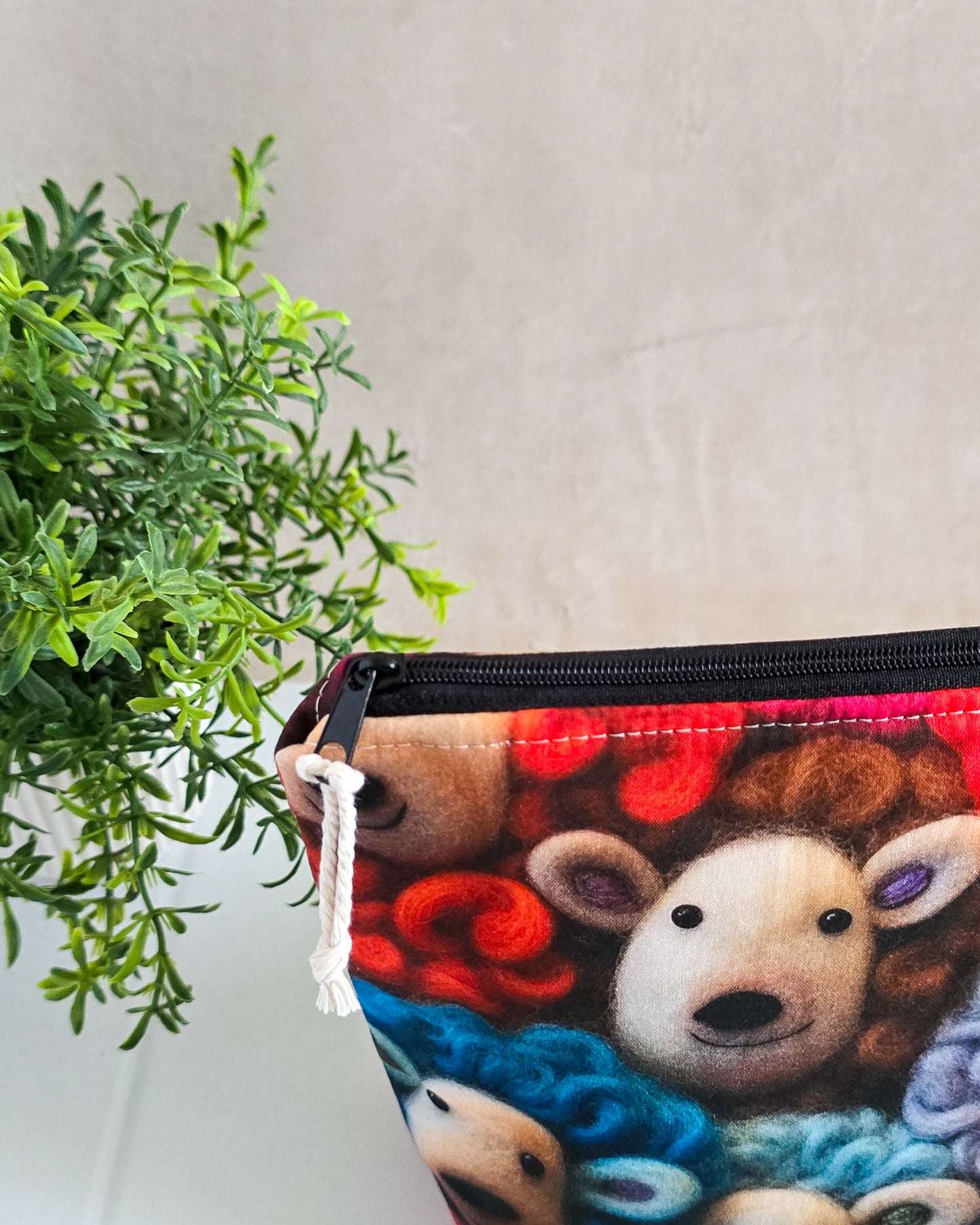 Knit’n Keep Projekttasche Woolly Friends mit buntem Schafmotiv