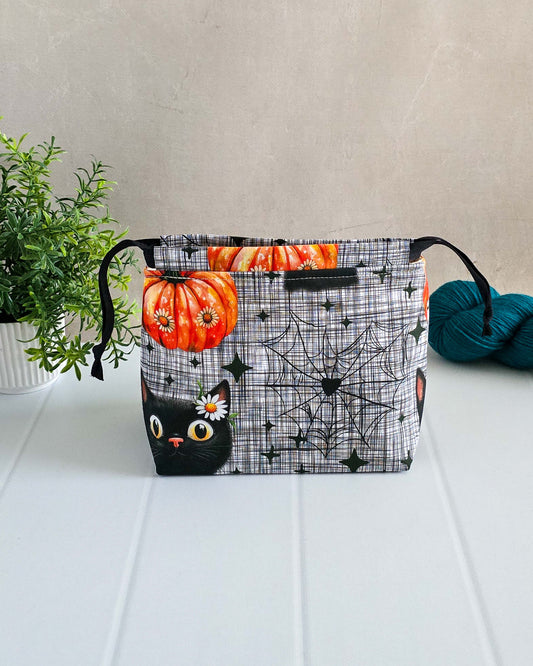 Projekttasche Black Cat & Pumpkin – Katze, Kürbis & Spinnennetz