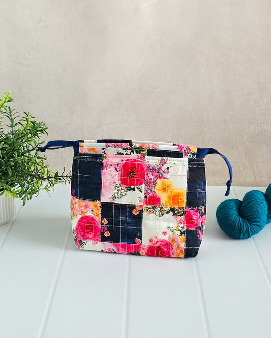 Lyra Projekttasche im floralen Patchwork-Design