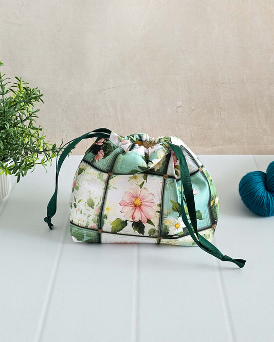 Lyra Projekttasche mit floralem Patchwork aus Baumwolle