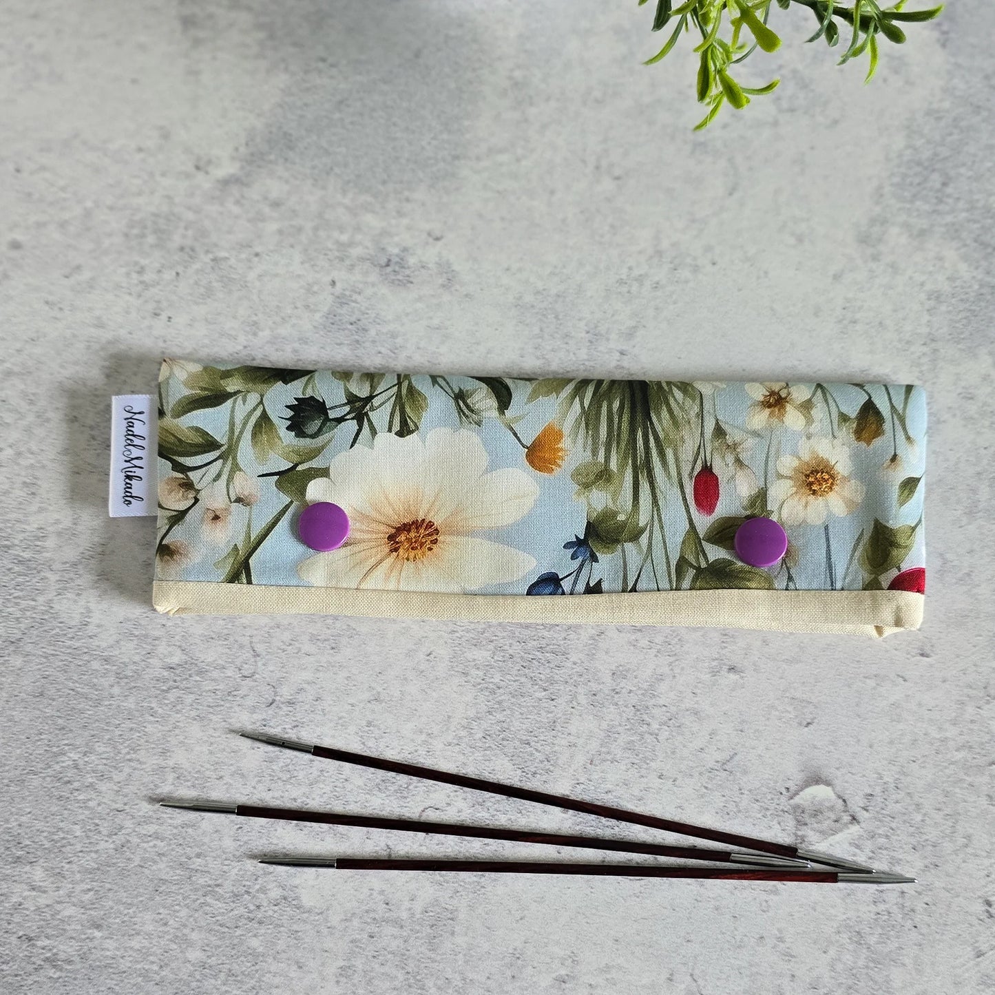Nadelgarage für 15 cm Nadelspiele | Motiv: Wildblumen