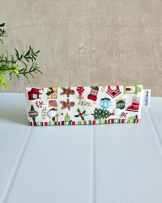 Nadelgarage 15 cm – Handgenähtes Etui für Nadelspiele im festlichen Weihnachtsdesign.