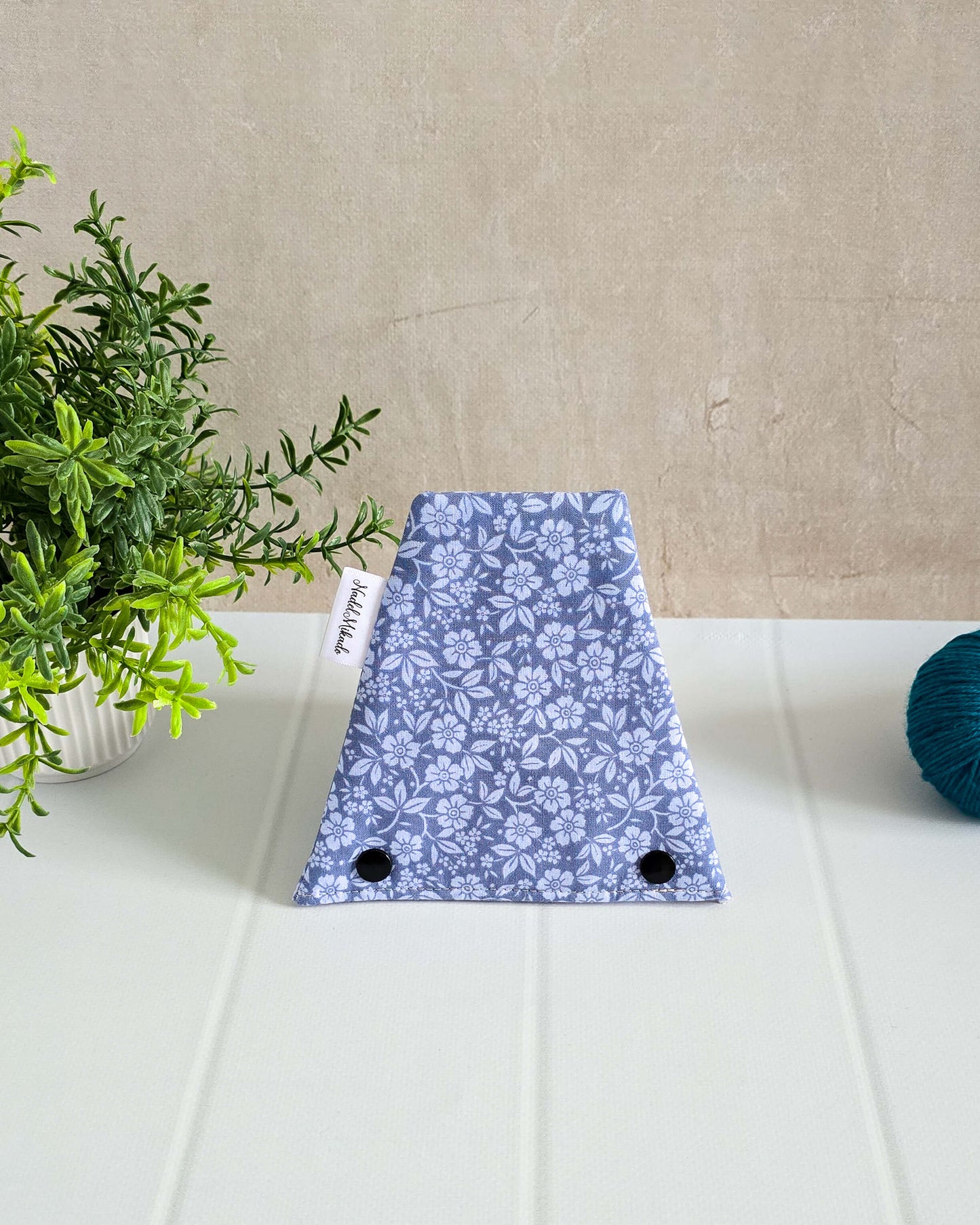 Nadelgarage für Trios Motiv Blaue Blumen