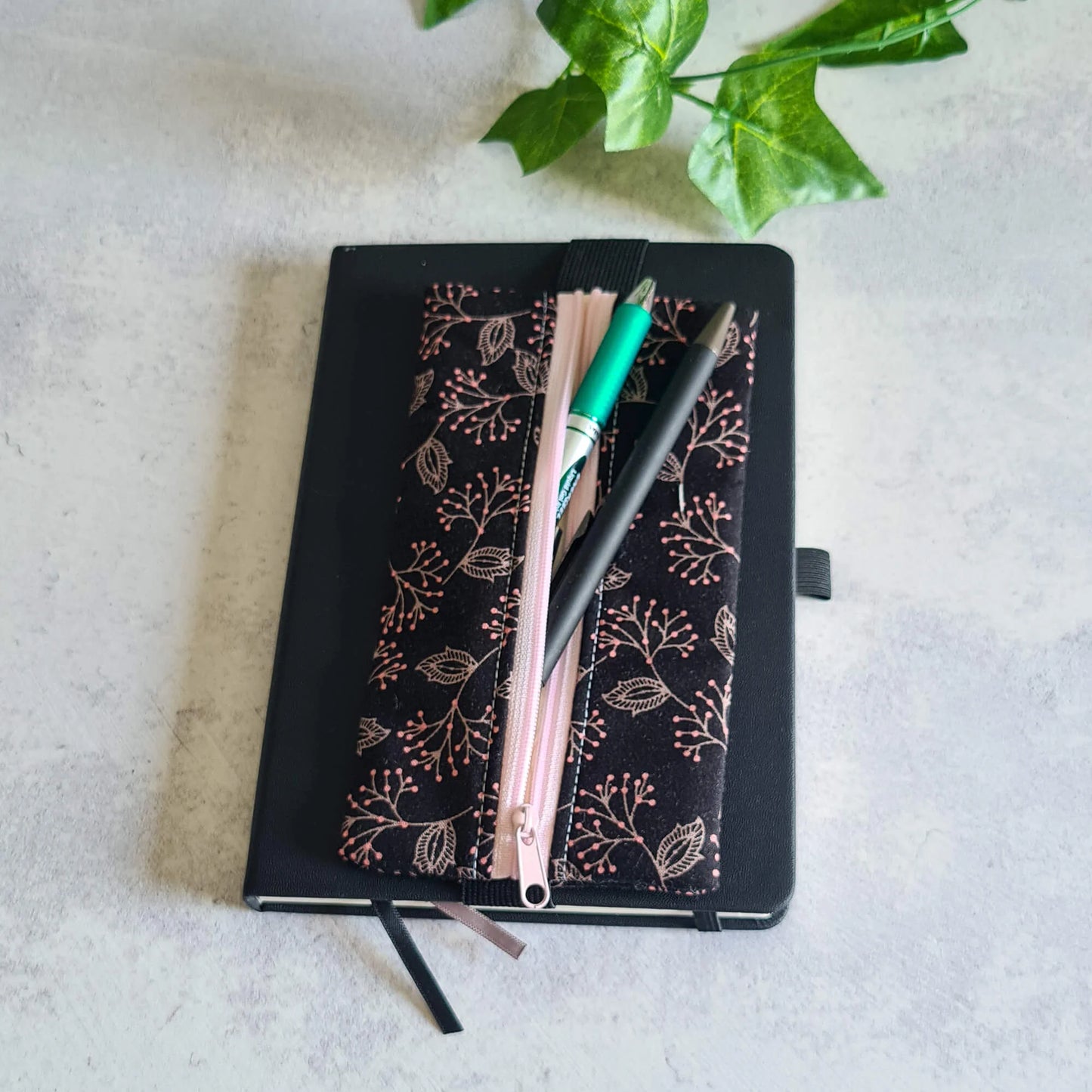 Rosa Blümchen - Stiftemäppchen mit Gummizug