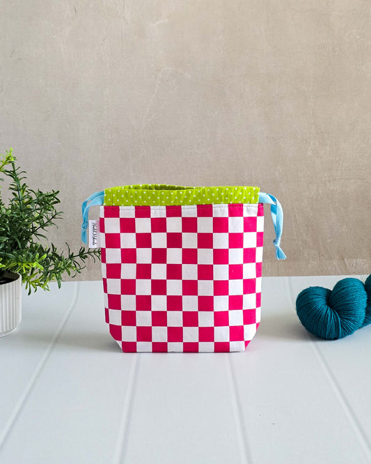 Handgenähte Projekttasche Summer Bloom mit tropischem Blumenmuster