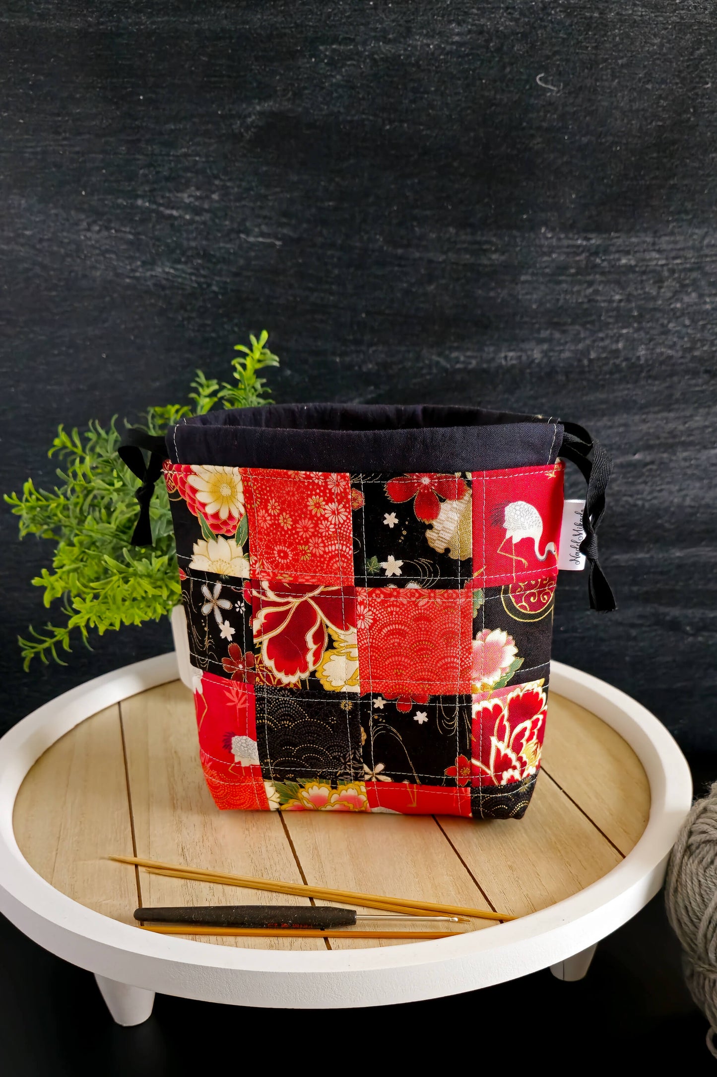 Gegenläufiger Kordelzug der Kyoto Blossom Tasche für sicheres Verschließen und einfaches Öffnen