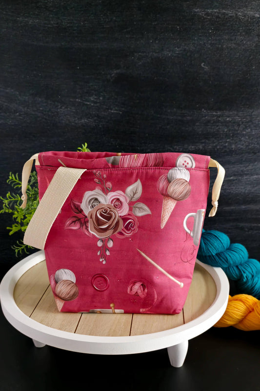 Projektbeutel aus Baumwollstoffen mit Handarbeitsmotiv - handgenäht aus Bayern von nadelmikado