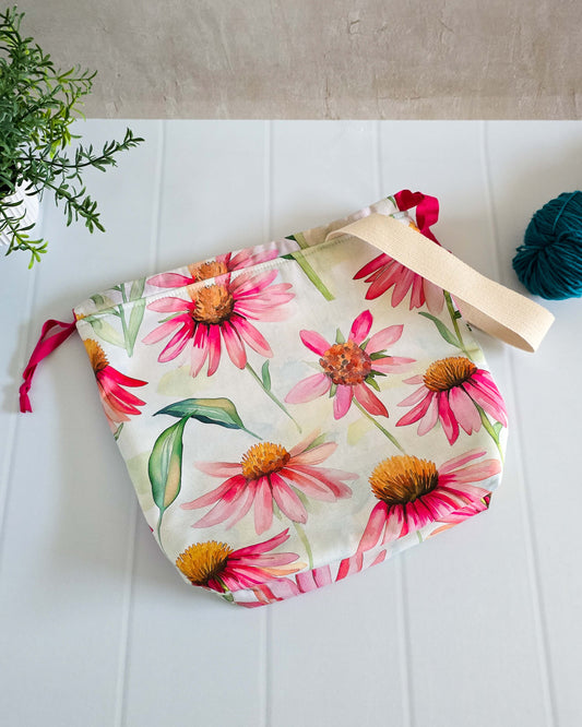 Projekttasche mit Stand aus Volumenvlies geöffnet