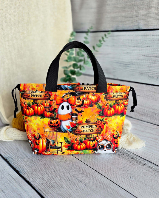 Alva Bag Pumpkin Patch, handgenähte Projekttasche mit Kürbissen und Geistern aus Bayern von Nadelmikado
