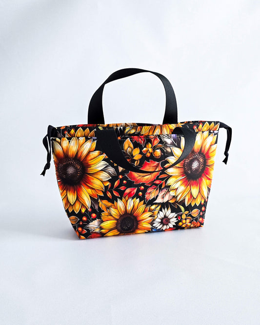 Projekttasche Alva für kleine Strickprojekte, Sonnenblumen-Motiv, handgenäht in Bayern - Nadelmikado