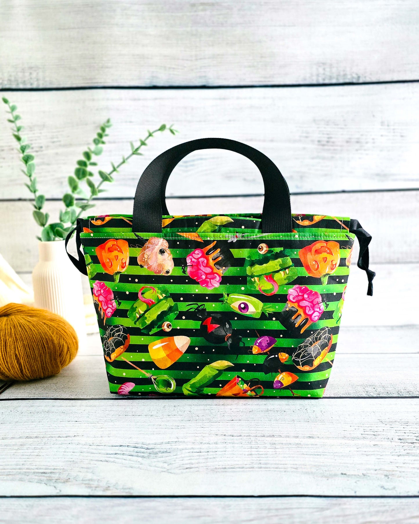 Alva Bag Sweet Spook – handgenähte Projekttasche für Strickprojekte, Halloween-Design, Nadelmikado Bayern