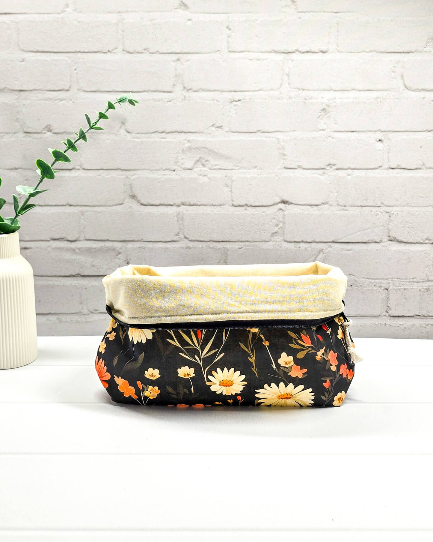 Projekttasche Größe S mit Blumenmotiven - handgenäht in Bayern von Nadelmikado