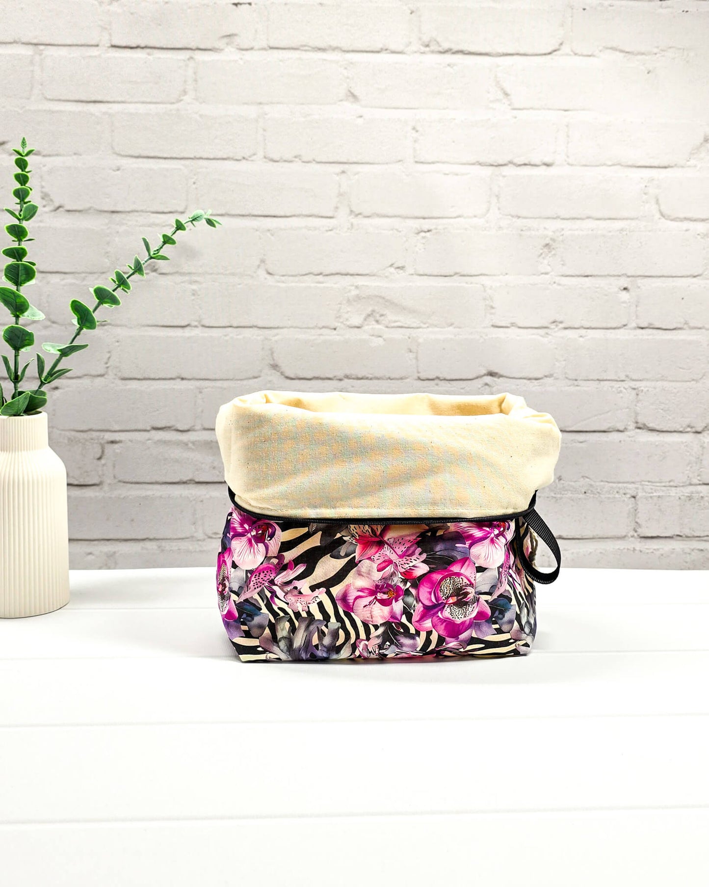 Projekttasche Isvind M Orchideen Zebra Muster handgenäht Bayern von Nadelmikado