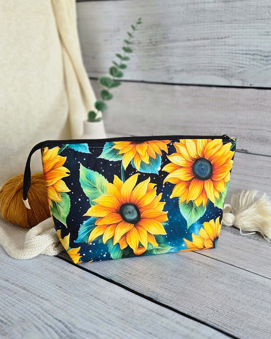 Knit’n Keep „Midnight Sunflowers" - handgenäht in Bayern von Nadelmikado - Projekttasche für Stricken