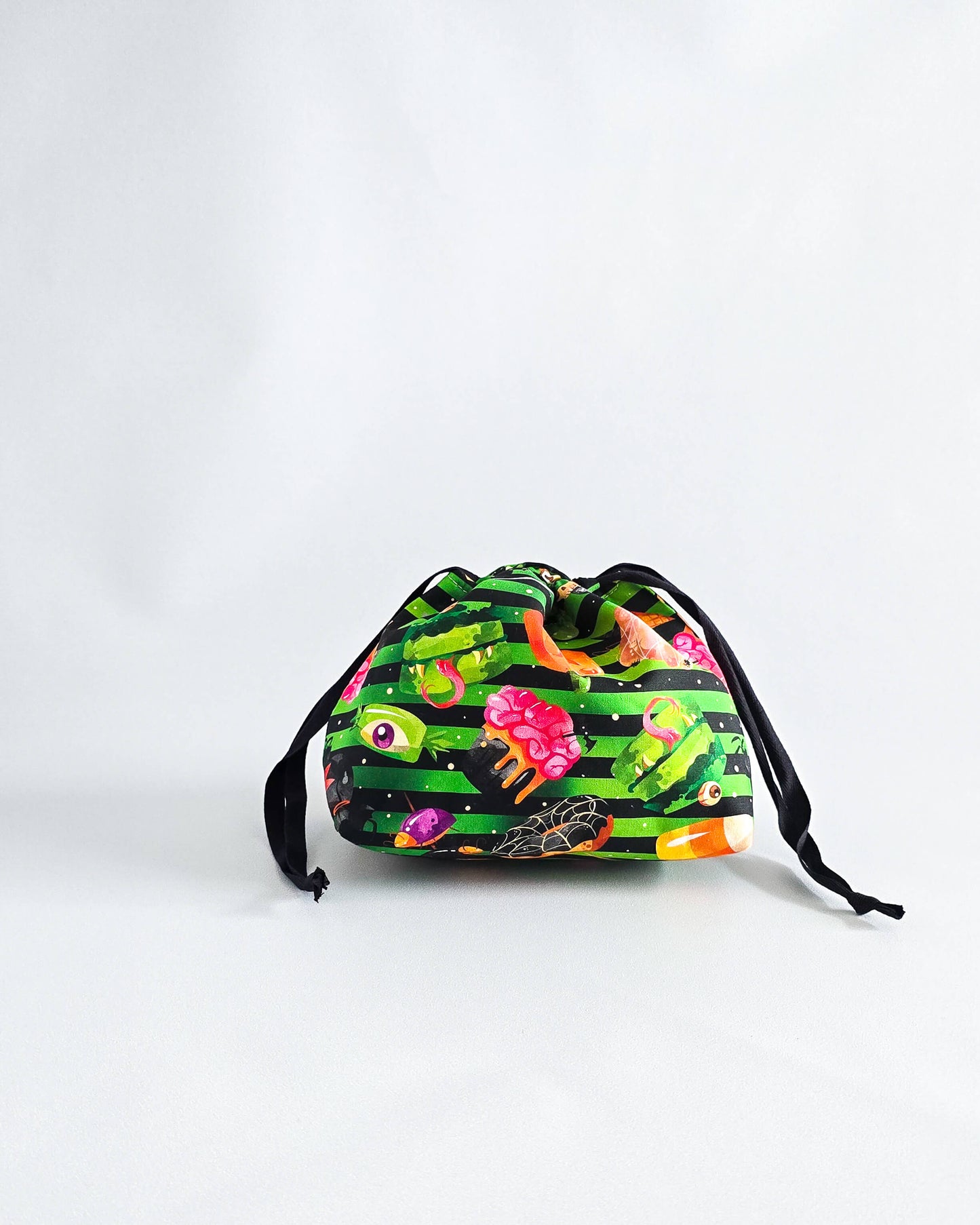 Lyra Projekttasche Halloween Cupcakes und Monster, grün-schwarzes Streifenmuster - handgenäht in Bayern