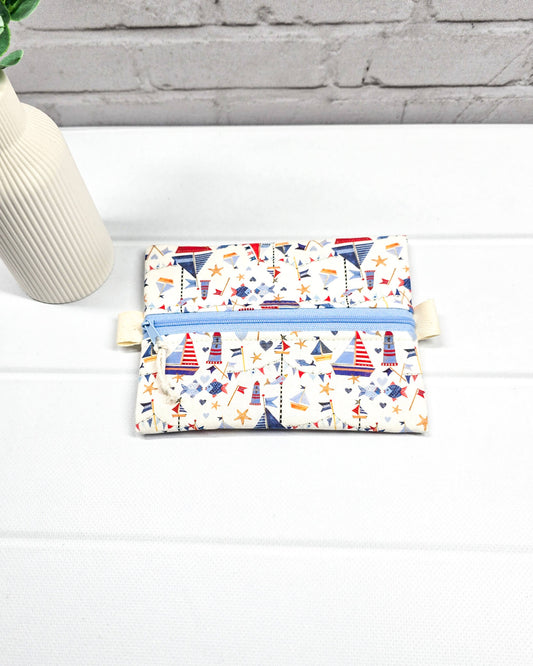 Mini Zip Pouch maritim Segelboot handgenäht in Bayern von Nadelmikado