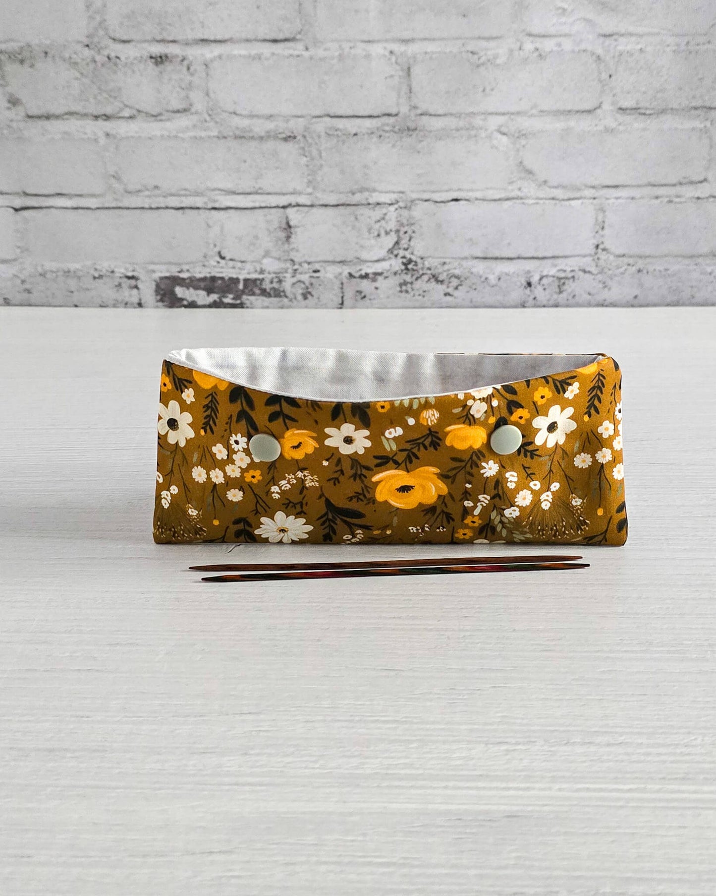 Nadelgarage 15 cm Golden Meadow, handgenäht in Bayern von Nadelmikado