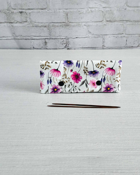 Nadelgarage 15 cm mit zartem Blumenmuster, handgenäht in Bayern von Nadelmikado