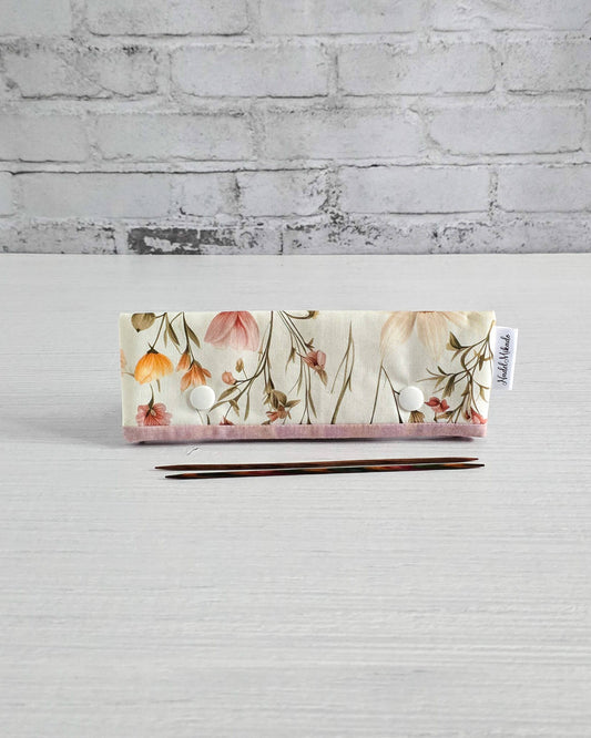 Nadelgarage 15 cm mit floralem Muster, handgenäht in Bayern von Nadelmikado