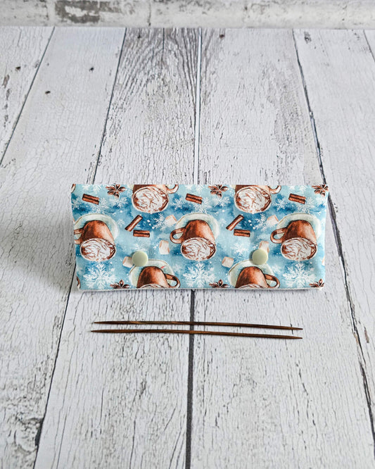 Nadelgarage 15 cm Winter Cocoa Kakao Motiv - handgenäht in Bayern von Nadelmikado