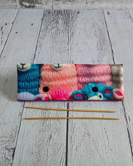 Nadelgarage 20 cm mit gestricktem Schafmotiv - handgenäht in Bayern von Nadelmikado