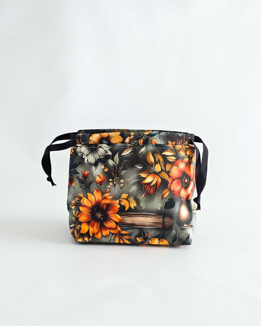 Lyra Projekttasche für Sockenprojekte, Herbstblumen-Design Made in Germany