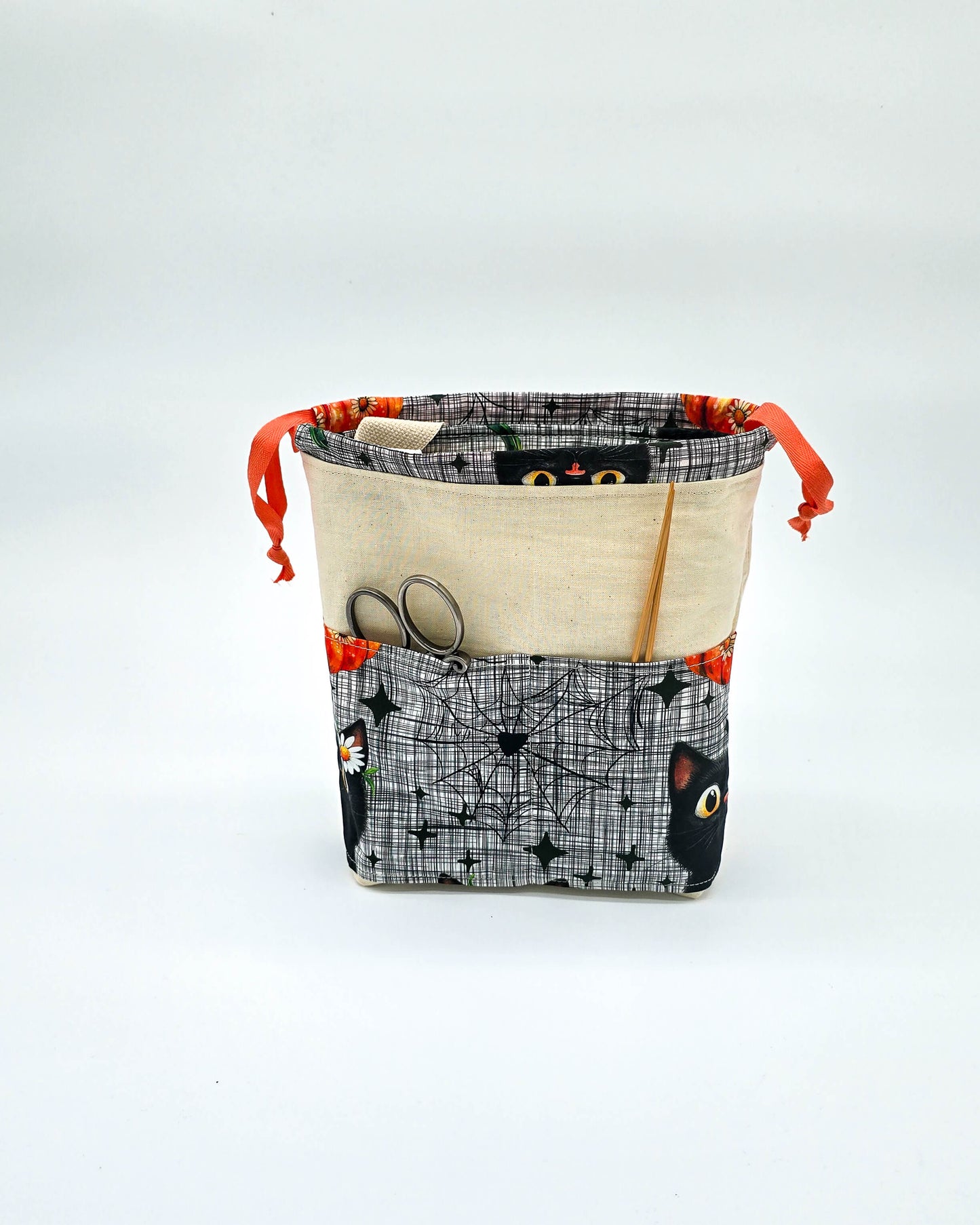 Projektbeutel Pumpkin Cat – mit Kordelzug und Henkel, handgenäht in Bayern von Nadelmikado