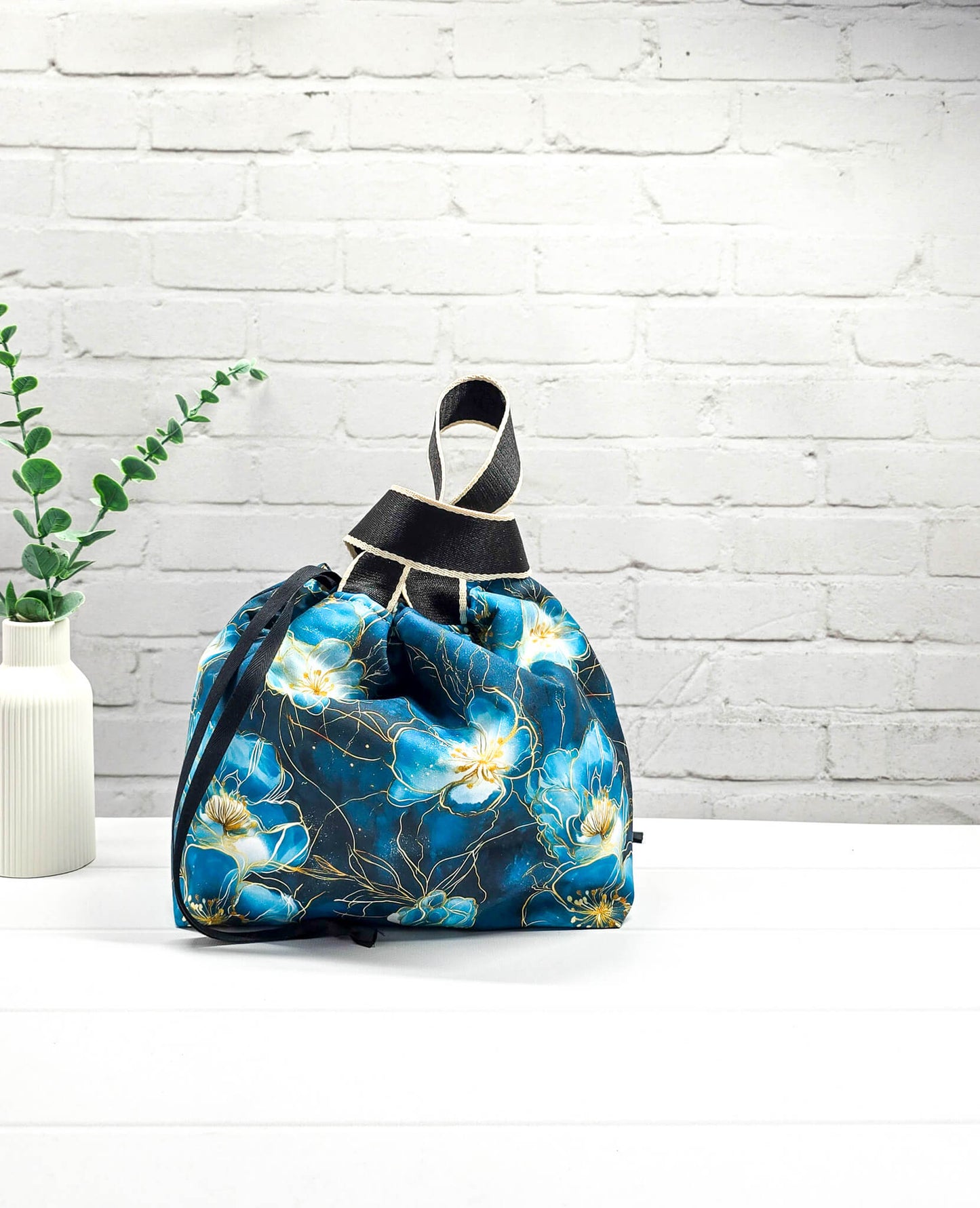 Projekttasche Alva M blau petrol floral handgenäht Bayern von Nadelmikado