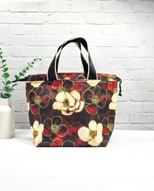 Projekttasche Alva M rot floral handgenäht Bayern von Nadelmikado