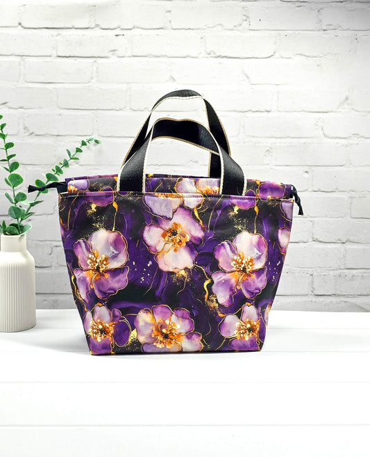 Projekttasche Alva M violett floral gold handgenäht Bayern von Nadelmikado