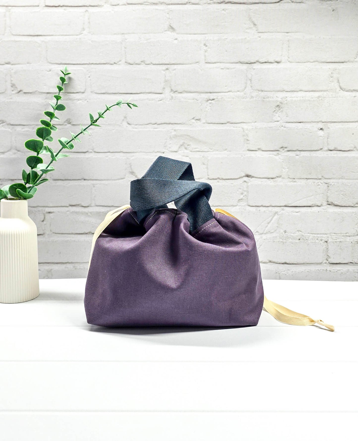 Alva Bag S aus Canvas grau – Projekttasche handgenäht in Bayern von Nadelmikado