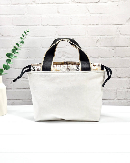 Projekttasche Alva S mit Kaffeetassenmotiv, handgenäht in Bayern von Nadelmikado