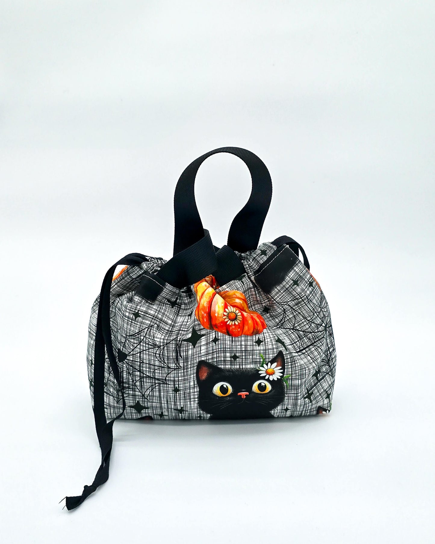 Projekttasche Alva Bag Curious Cat – handgenäht in Bayern von Nadelmikado für Strick- und Häkelprojekte