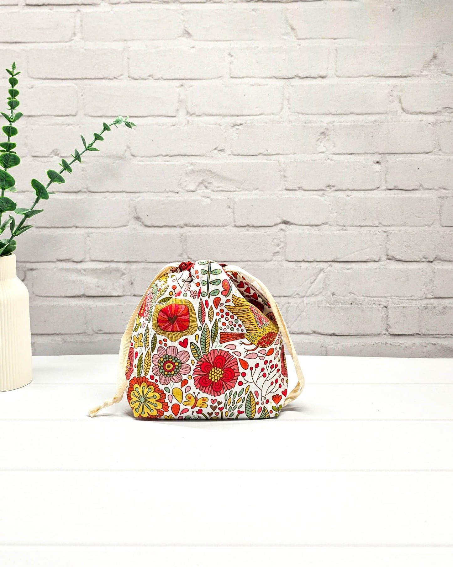 kleine Stricktasche mit Vogel und Blumen von Nadelmikado - handgenäht in Bayern