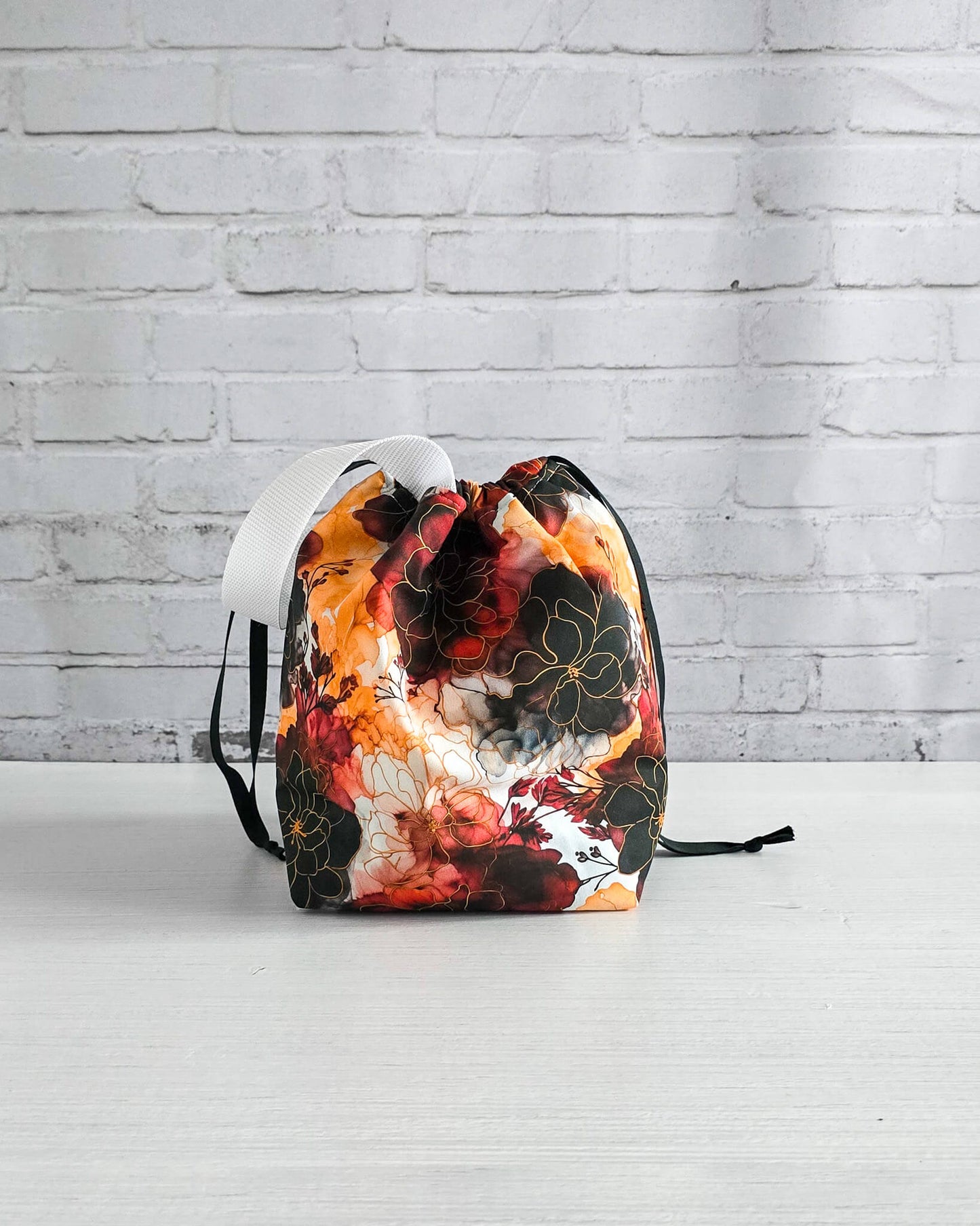 Tuva Bag M Projekttasche mit floralem Herbstmotiv - handgenäht in Bayern von Nadelmikado