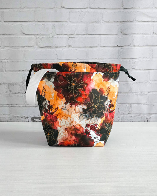 Tuva Bag M Projekttasche mit floralem Herbstmotiv - handgenäht in Bayern von Nadelmikado